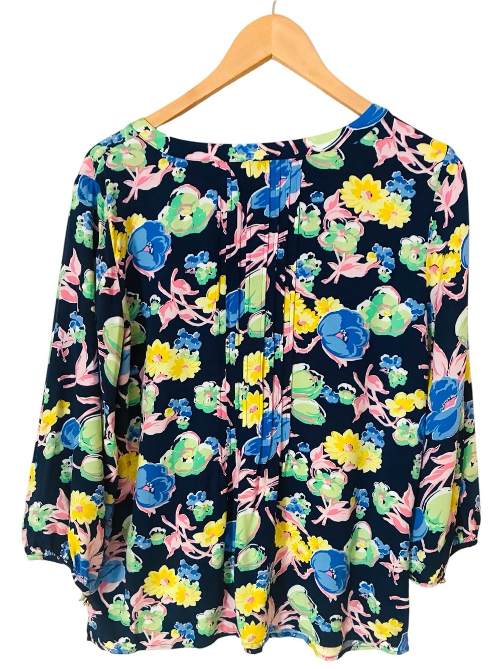 Talbots Sz MEDIUM Navy Yellow Floral Split-Neck Pintuck Pleat 3/4 Sleeve Blouse - Picture 8 of 9